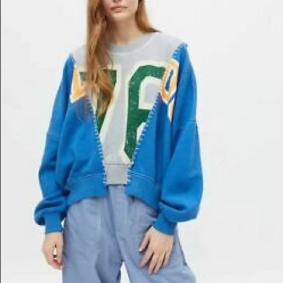 Urban outfitters new sweatshirt - Picture 1 of 3